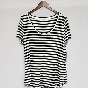 APT. 9 V-Neck T-Shirt With Stripes; Cute Tops